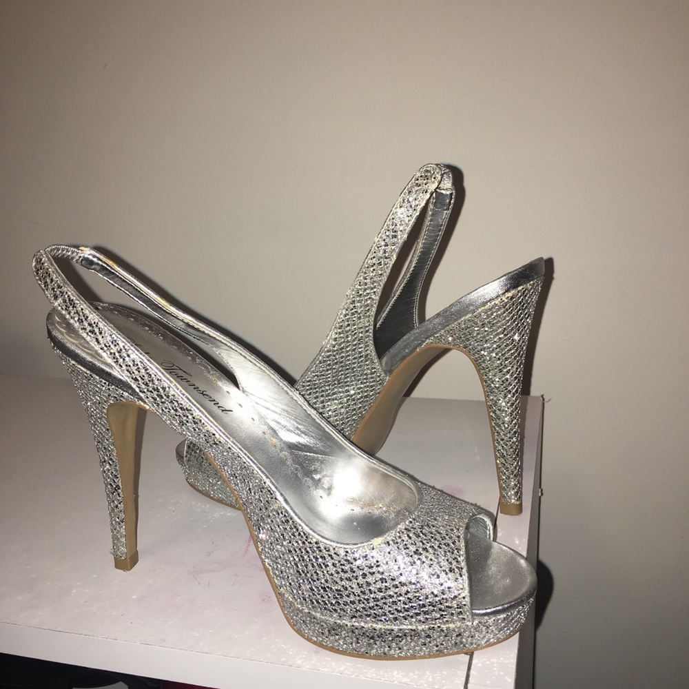 ✨Sparkling Silver Heels💫
